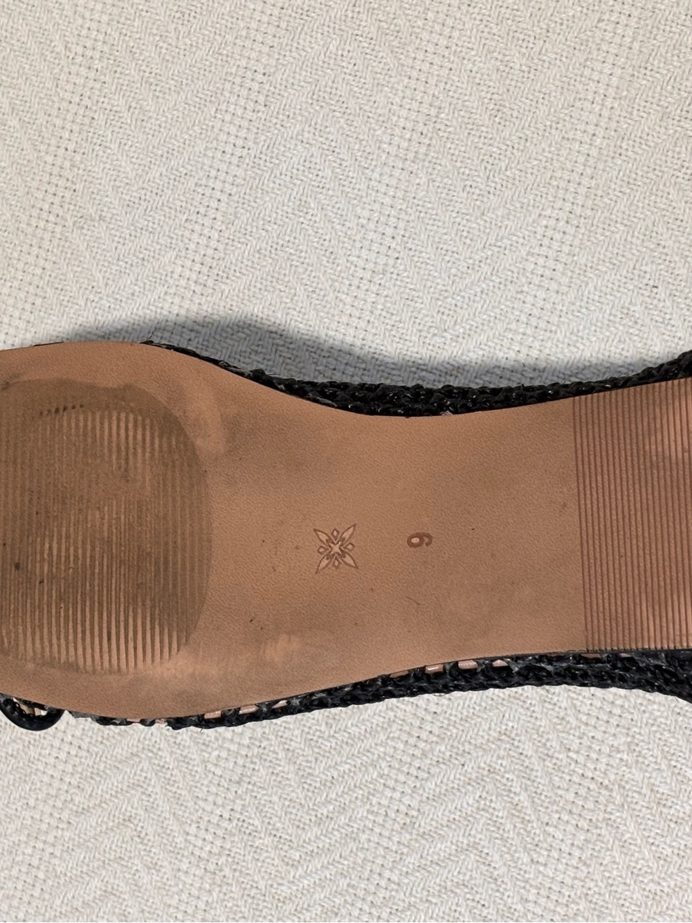 🩵BCBGeneration Black Mesh & Leather Bow Ballet Flats with Gold Accents - Picture 5 of 7